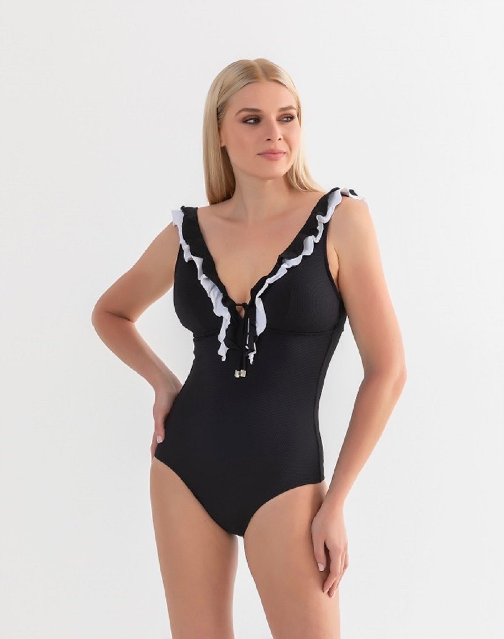 Ολόσωμο πικέ με βολάν, Μαύρο